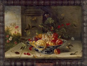 Composition de nature morte décorative avec un bol en porcelaine, des fruits et des insectes